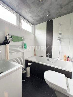 Ensuite-Bad im Dachgeschoss