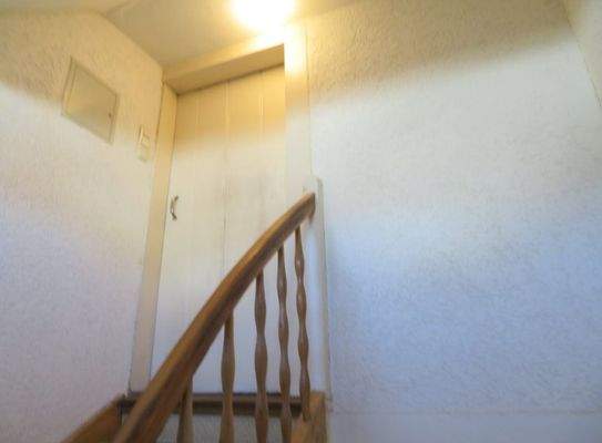 23-Treppenhaus ins Dachgeschoss.JPG
