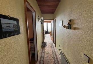 Flur mit Blick in das Wohnzimmer