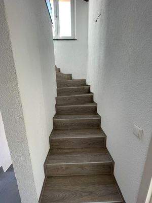 Treppenaufgang vom EG.jpg