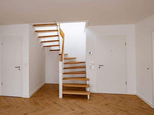Treppe - Ansicht von der Küche aus
