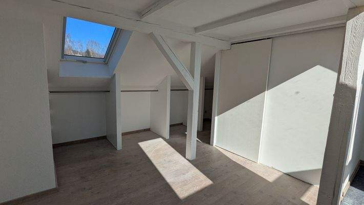 oberer Wohnbereich mit Tür