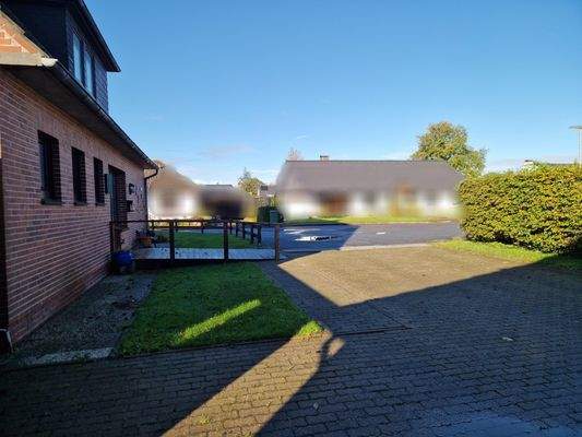 Blick von der Auffahrt auf die Sackgassenlage