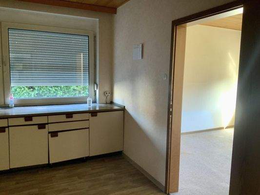 Zugang von der Küche zum Wohnzimmer