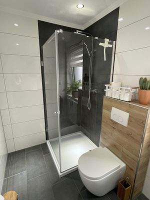 Gästebad mit Dusche