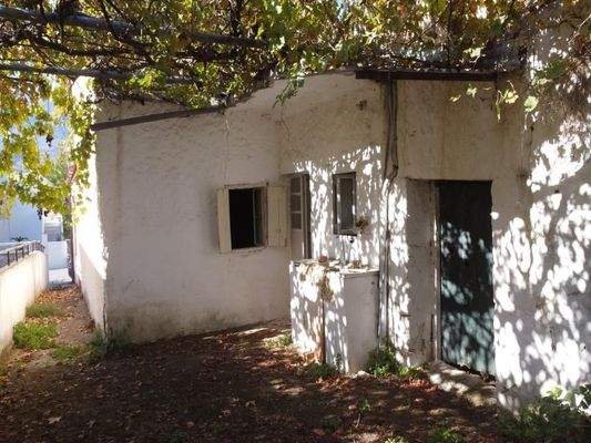 Kreta, Agii Pantes: Klassisches Steinhaus in traditionellem Dorf zu verkaufen