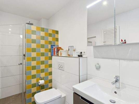 Badezimmer im EG - Ansicht 1