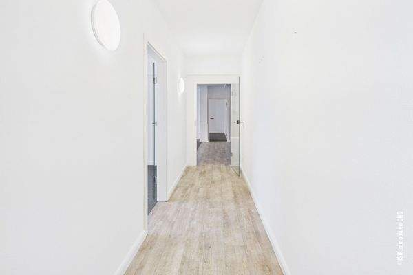 Flur zu den Büros OG