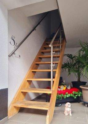 Treppenaufgang Nebengebäude.jpg