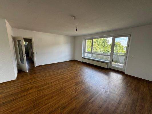 Geräumiges Wohnzimmer