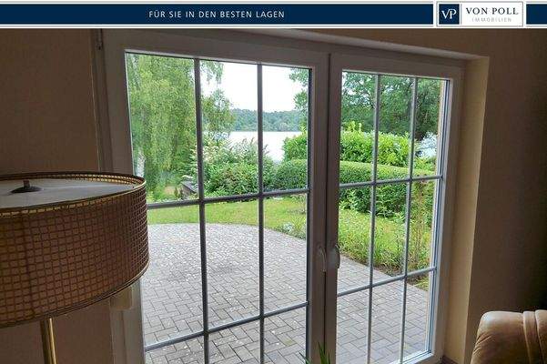 Blick zum See aus dem Wohnraum