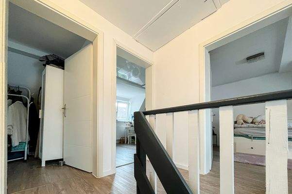 Teilansicht Dachgeschoss mit drei Schlafzimmern