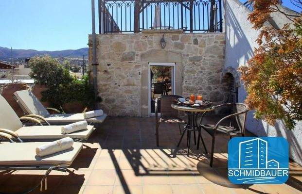 Kreta, Sivas: Traditionelles Steinhaus mit Swimmingpool