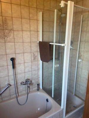 mit Wanne &amp; Dusche