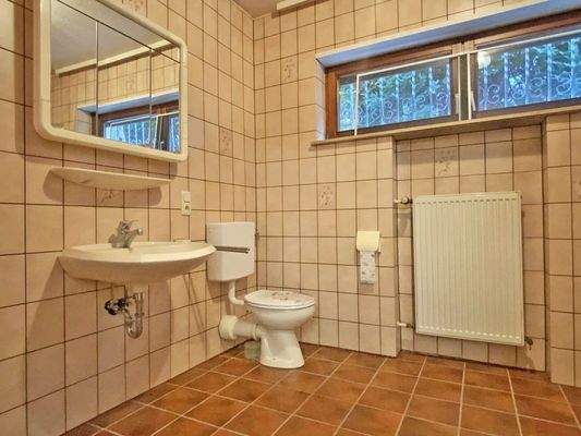 Badezimmer im Untergeschoss