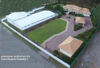 Villa und Halle auf Gesamtarea