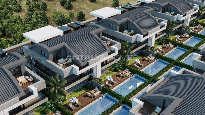 4-Bedroom Triplex House with Pool and Garden in Belek