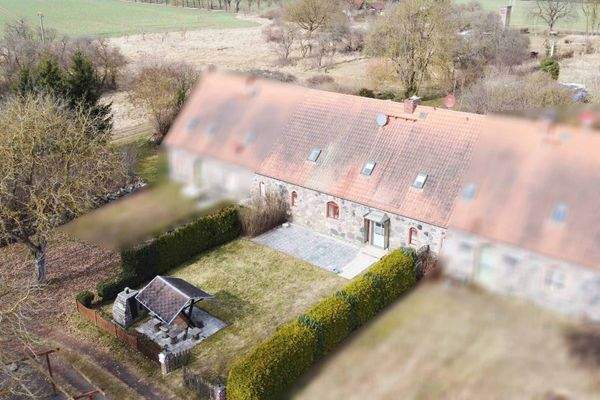 Luftansicht Garten mit Terrasse