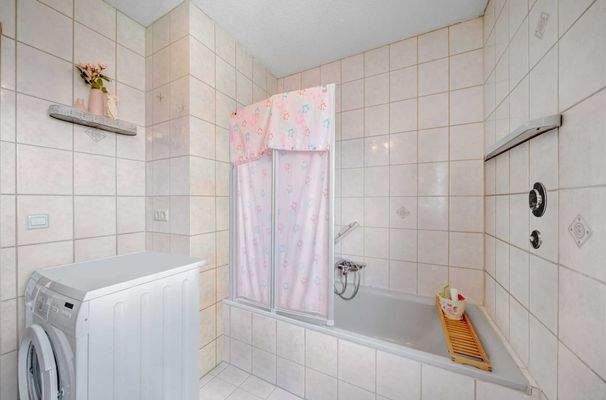 2,5-Zi.-Whg. (1.OG) - Bad