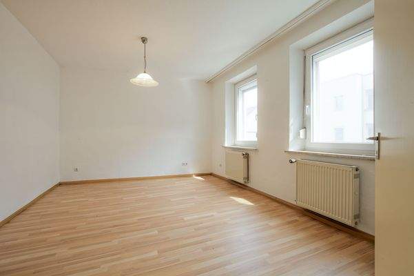 10 - 1. OG li Wohnzimmer.jpg