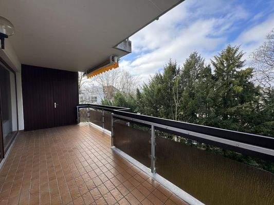 Balkon mit Abstellraum 