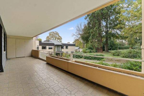 Loggia mit Teilblick