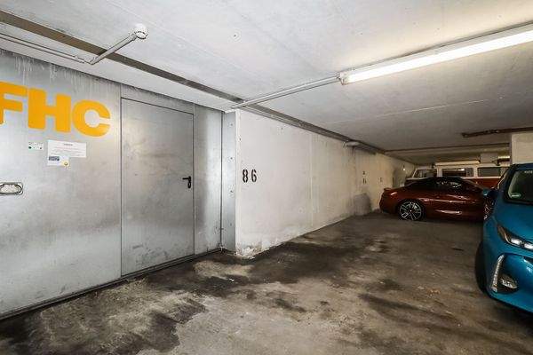 Tiefgaragenstellplatz