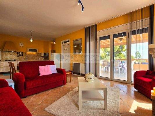 c9a83e8aa79e4ff08728451d88d4925b-original