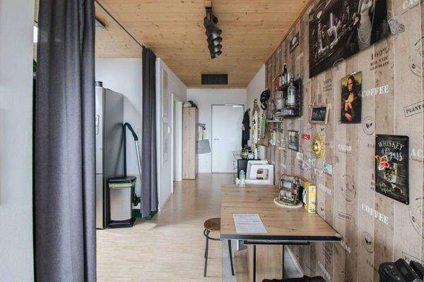 Eingangsbereich mit Essplatz