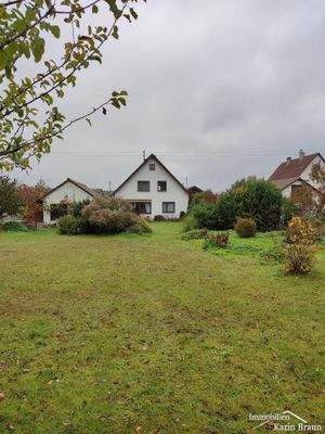 Grundstück, Blick zum Haus