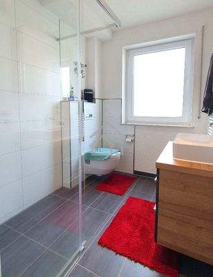 Tageslichtduschbad mit bodenebener Dusche -EG-