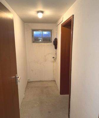 KG_Gang mit Nutzraum 1