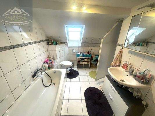 Dusch-Wannenbad Wohnung DG