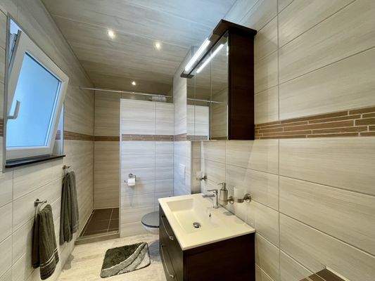 Badezimmer Apartment Hinterhofgebäude