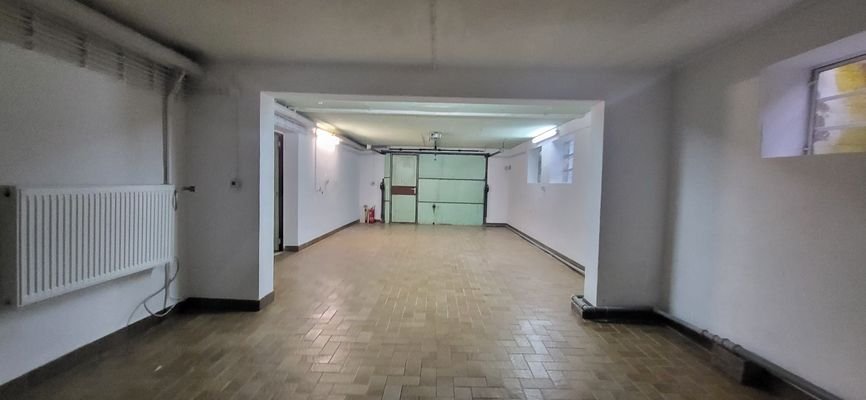 Garage mit Abstellraum 