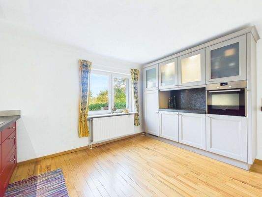 Villa mit Parkgrundstück und Pool in Beaumarais