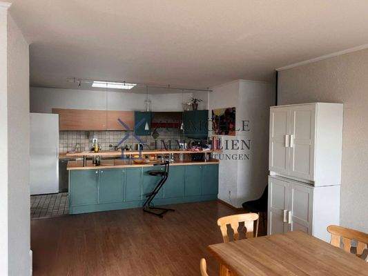 Blick vom Essbereich in die Küche