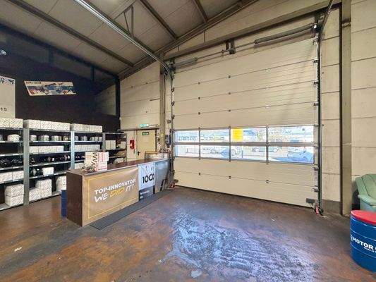 Toreinfahrt Halle 1.