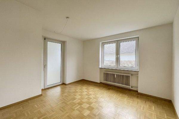 Wohnküche mit Austritt auf Terrasse im EG