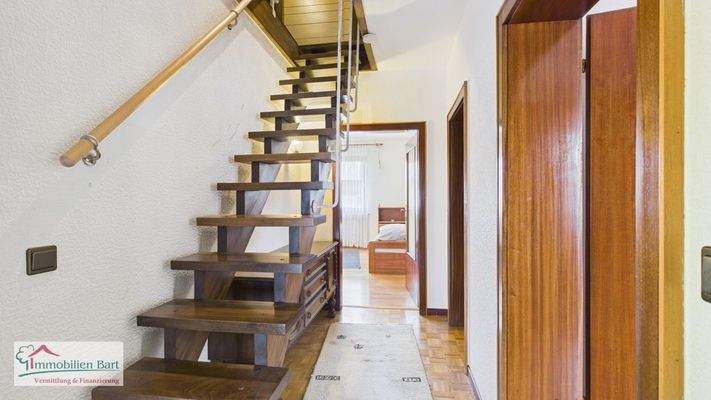 OG - Raumspartreppe zum Dachgeschoss