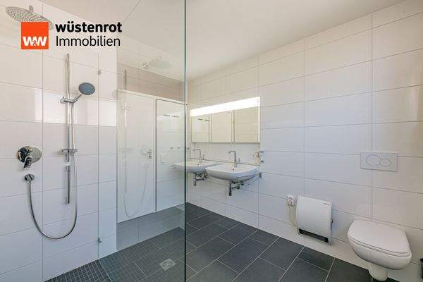 Badezimmer im Obergeschoss Haupthaus