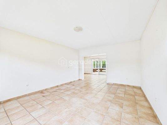 CAM03818G0-PR0041-STILL009