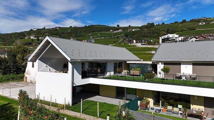 Neustift-Neubau-Wohnung-Luxus-Konventioniert-Berge-Wandern-Landschaft-Natur-Weinreben-Äpfel-Kloster Neustift