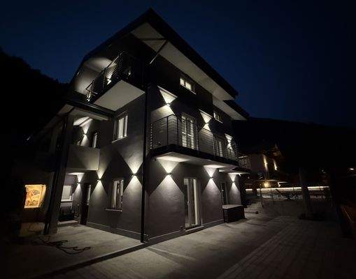 Haus in der Nacht.jpg