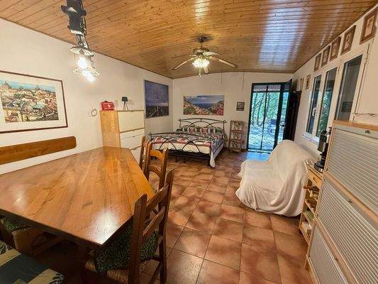 Wohnzimmer und Schlafzimmer