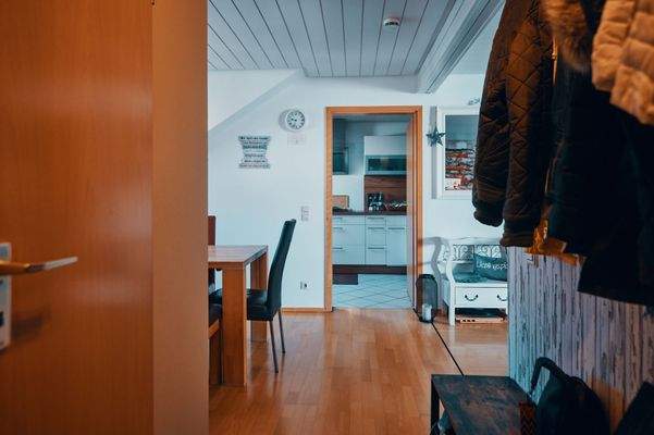 Eingangsbereich mit Essbereich 