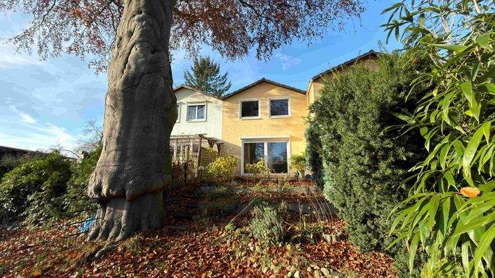 Garten und Hinteransicht