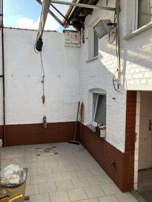 überdachter Innenhof