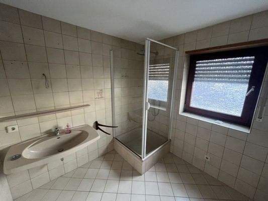 Duschbadezimmer DG Bild 1