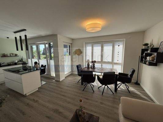 Lichtdurchfluteter Wohnbereich